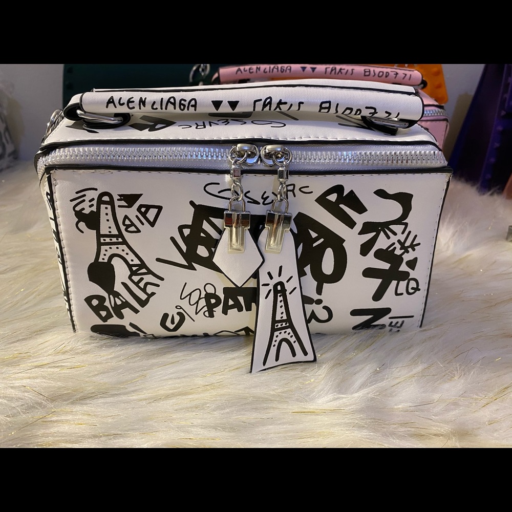 On my way to Paris purse